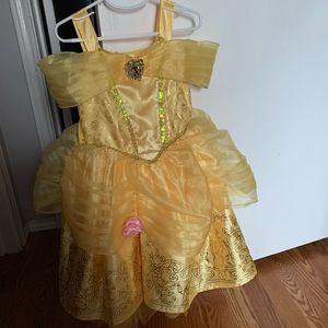 Belle costume